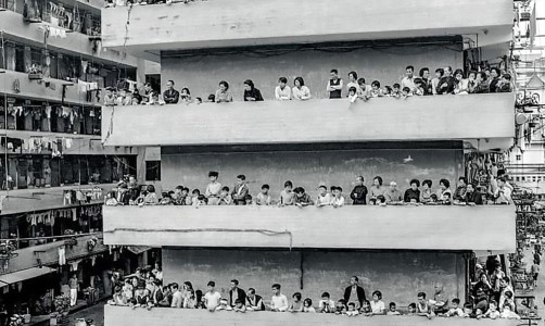 七層高的徙置區是自石硤尾木屋區火災後的產物。