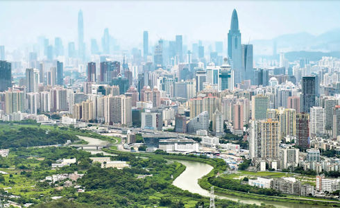 香港北部都會區與深圳羅湖、文錦渡、皇崗、沙頭角、深圳灣、福田、蓮塘等七個通關口岸相連。