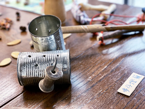 用圓形鐵罐自製走馬燈式燈籠是上世紀70年代人的童年回憶。