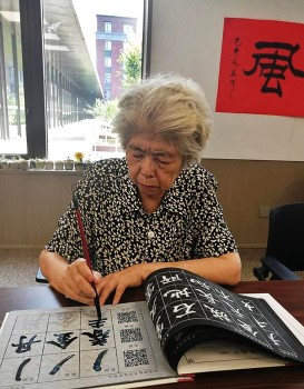 設有老人大學的養老院可以提高長者的生活質素。