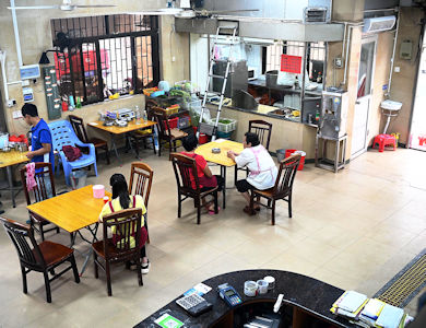 得心炳記飯店是汶村老字號，五味鵝的始祖。