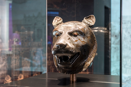 圓明園虎首銅像。