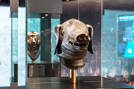 圓明園豬首銅像。