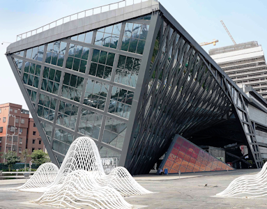 船隻外型的廣州海事博物館位於廣州黃埔區。