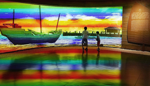 「七海揚帆——唐宋時期的廣州與海上絲綢之路」是博物館的常設展覽。