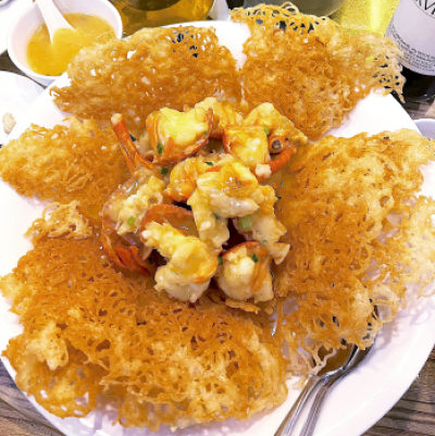 龍蝦煎米粉的芡汁另上，可隨個人口味蘸汁。