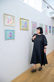 高田明美以溫柔細膩的手筆與擅長繪畫可愛女孩子著稱。